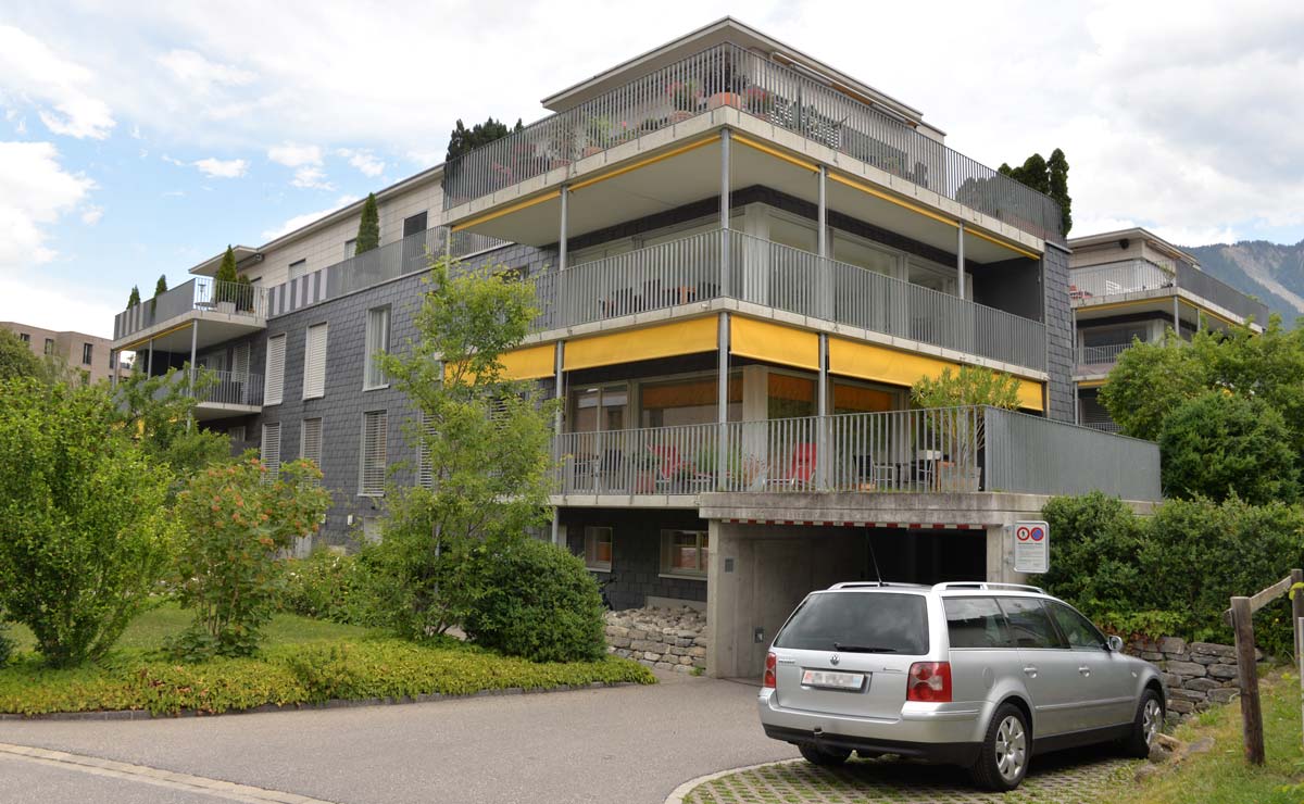 Cadonaustrasse 63, Garageneinfahrt am Hirschweg