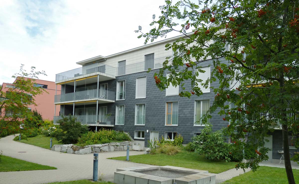 Cadonaustrasse 61, Innenhof mit Sandkasten